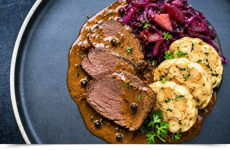 Hirschkalbsbraten Wacholderrahmsauce